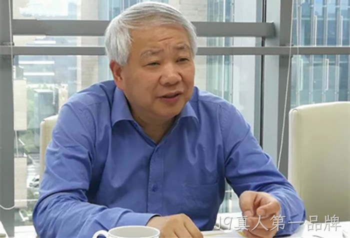 丁健院士作学术报告