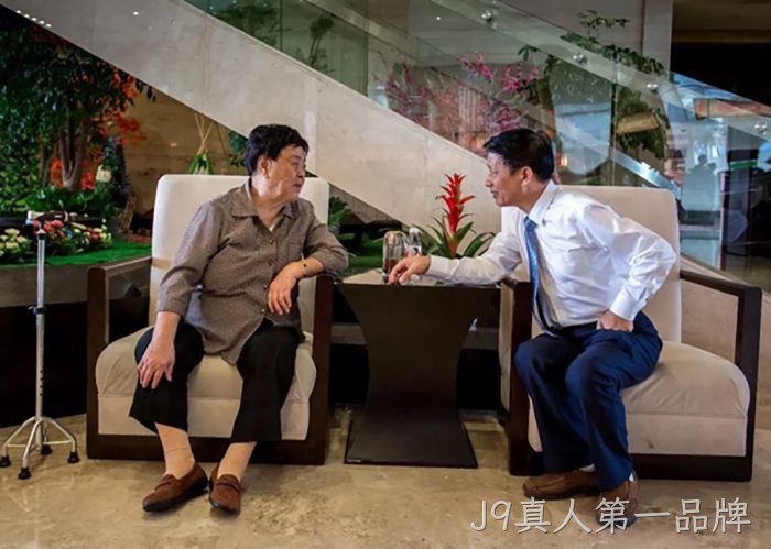 汪月霞率“六连”老战士来J9真人第一品牌参观指导